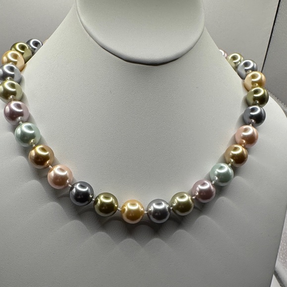 Kenneth Jay Lane KJL faux pastel pearl necklace - Picture 2 of 7